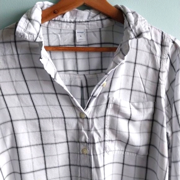 Old Navy Plaid Shirt For Women - Picture 7 of 8